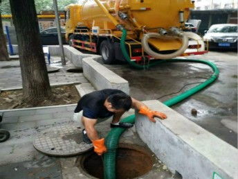图 邛崃专业淤泥清理,抽化粪池,高压清洗 成都管道维修